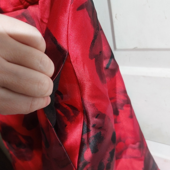 💋Speechless Red and Black Roses Semi Formal Dress - Picture 6 of 7